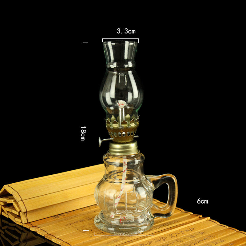 Vintage Glass Oil Lamp – Classic Decorative Firelight Lantern