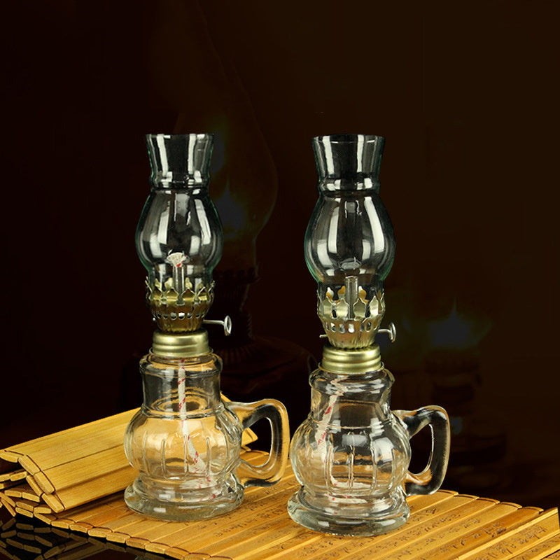 Vintage Glass Oil Lamp – Classic Decorative Firelight Lantern